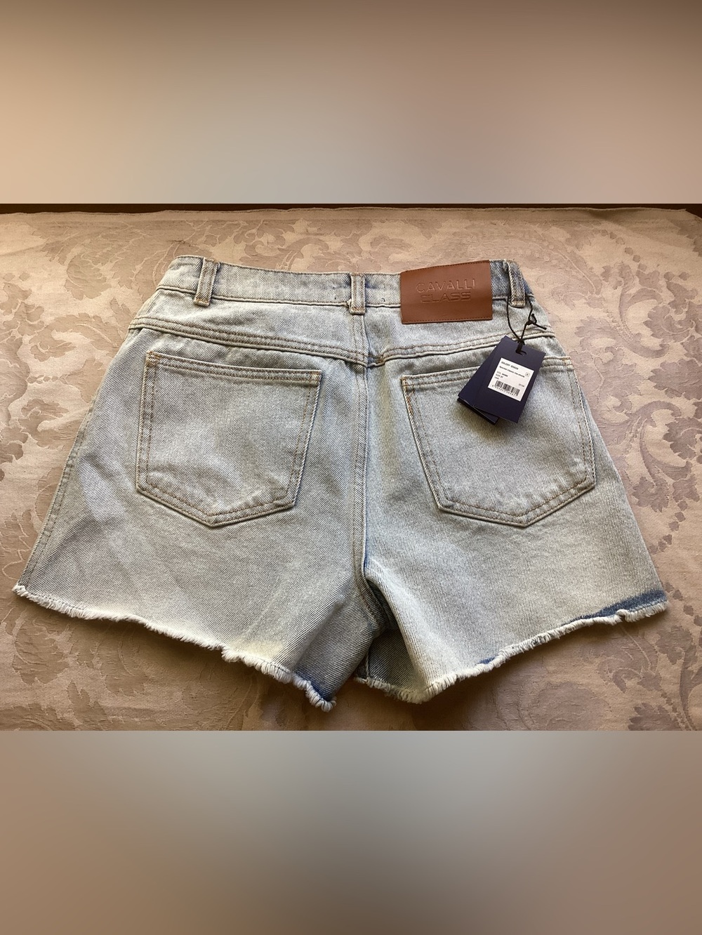 Cavalli Class Sprocket Classic Rise Light Wash Denim Frayed Hem Shorts sz 27 - Picture 3 of 4